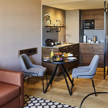 호텔 풀만 폰타나