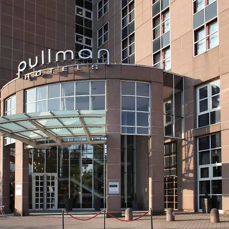 Pullman Fontana 4*